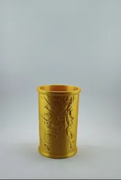 Copo dourado com relevo, impresso em 3D