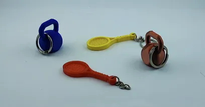 Pequenos porta-chaves coloridos impressos em 3D