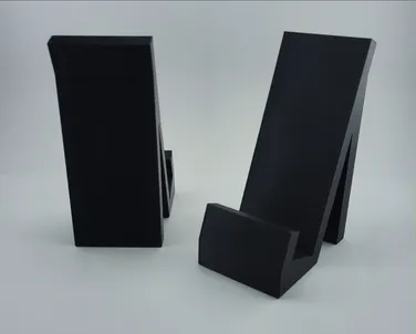Dois suportes de telemóvel pretos impressos em 3D